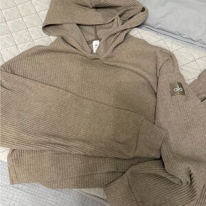 ALO Yoga women’s Lounge Set